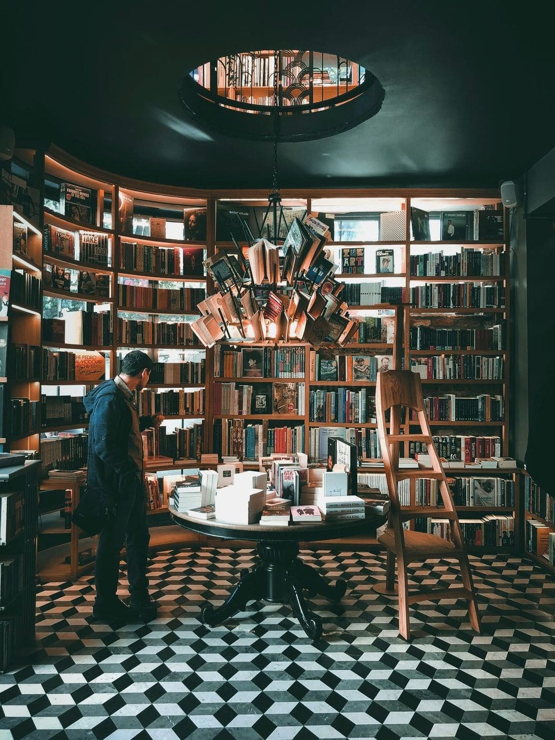 Bücherraum Mitte 12